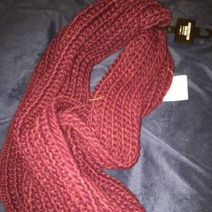 Maroon knit circle scarf